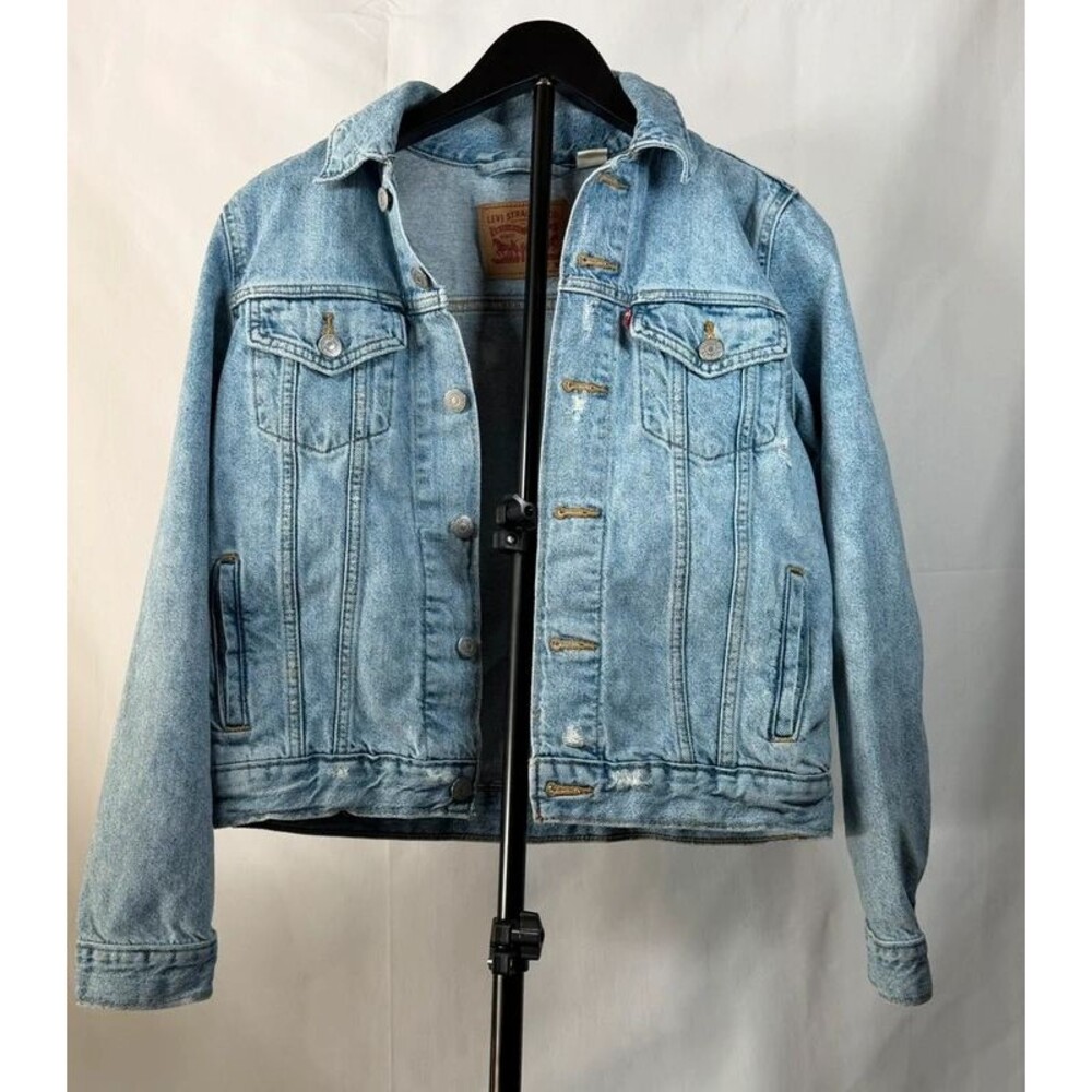 Levi’s Denim Trucker Jacket Women’s Medium Light Wash Distressed